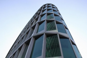 Wirl_Johannes_Hochhaus-spiegelung