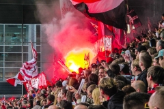 35_Freiburger_Fanblock_im_Dreisamstadion
