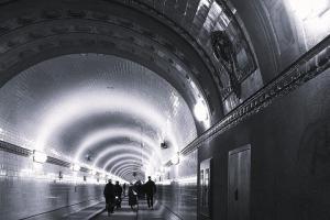 10-301_Alter-Elbtunnel