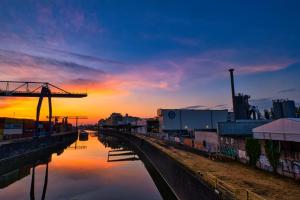 Platz-13.-Ralf-Sonnenberg_-noch-ist-es-still-im-Hafen