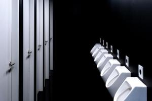 010-Black-and-white-restroom_266